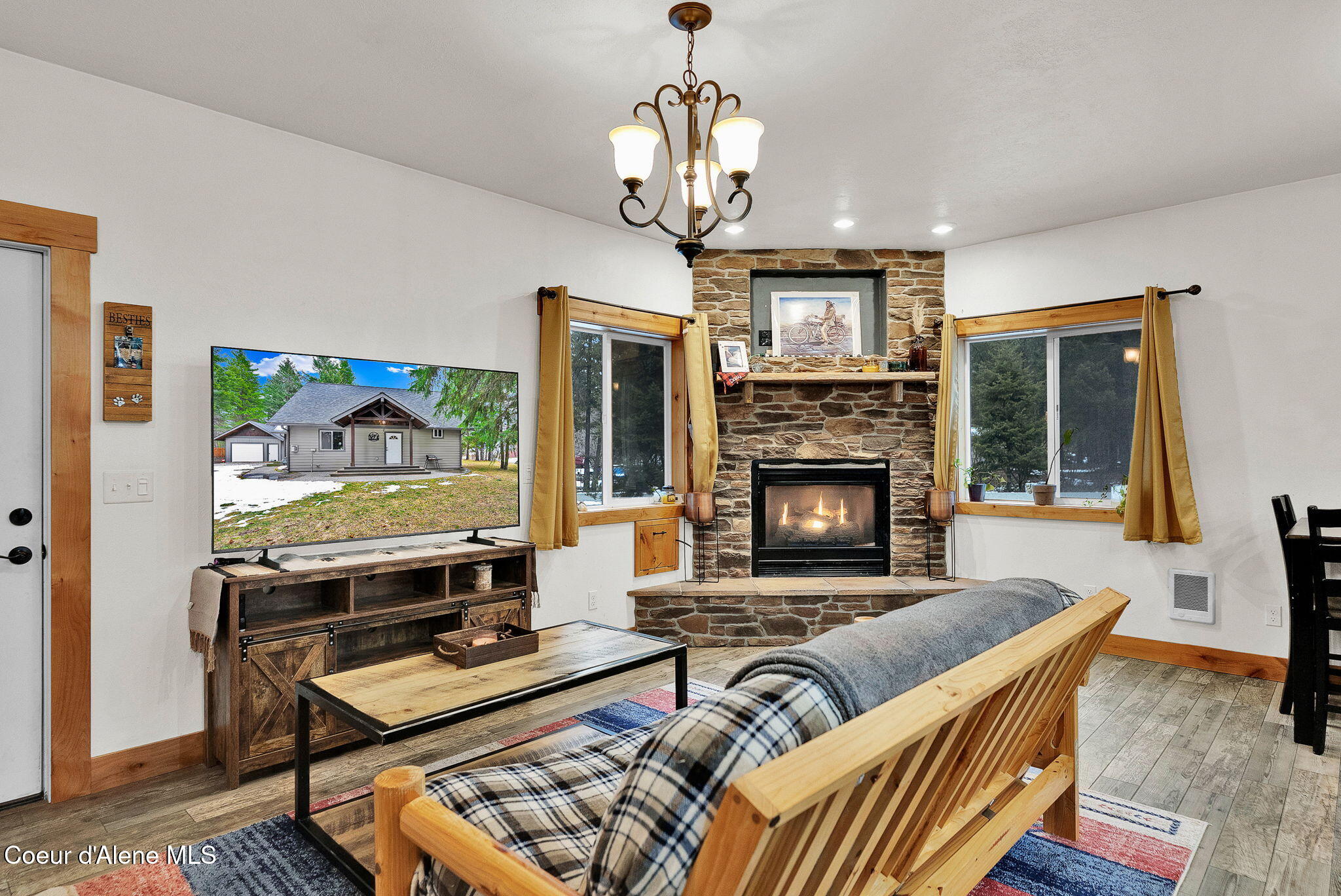 54 Star Road Bonners Ferry, ID 83805 - Photo 11 of 54 10-web-or-mls-Skylight - Misc-30