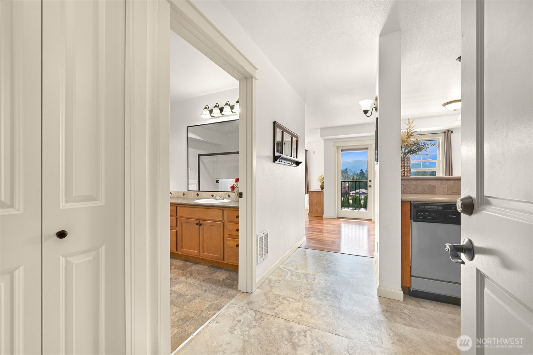 700 32nd Street, Unit A412 Bellingham, WA 98225 - Photo 3 of 23