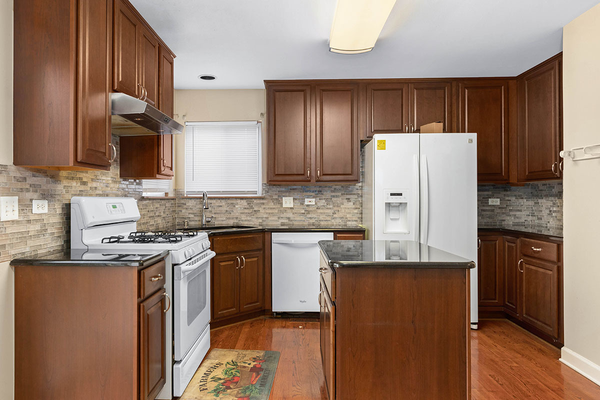 3202 Whitney Road Aurora, IL 60502 - Photo 10 of 28