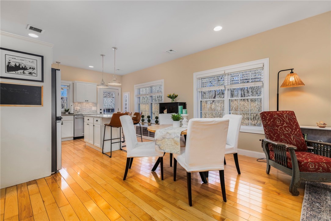 80 Spindrift Street Jamestown, RI 02835 - Photo 13 of 46
