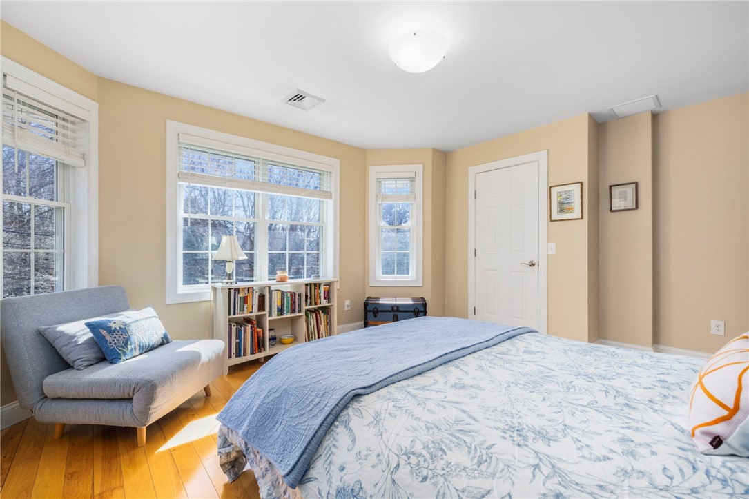 80 Spindrift Street Jamestown, RI 02835 - Photo 27 of 46
