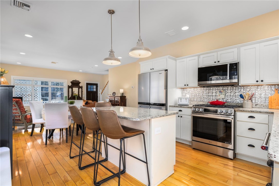 80 Spindrift Street Jamestown, RI 02835 - Photo 3 of 46