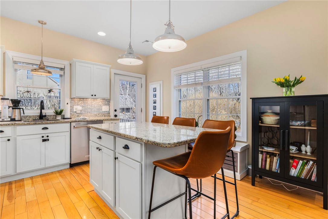 80 Spindrift Street Jamestown, RI 02835 - Photo 5 of 46