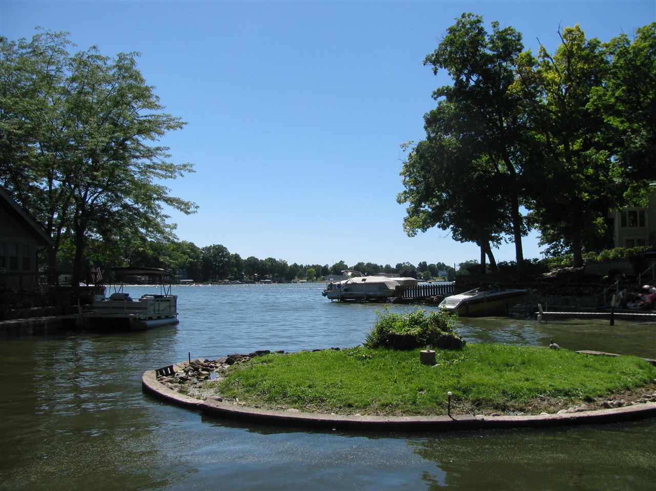 540 Spring Beach Road Rome City, IN 46784 - Photo 5 of 36