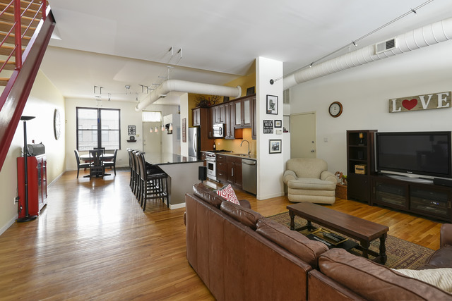 400 North Racine Avenue, Unit 208 Chicago, IL 60642 - Photo 2 of 12