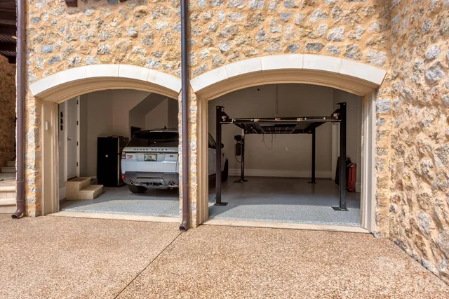 $5,799,000 | 4231 Fox Brook Lane, Charlotte, NC 28211