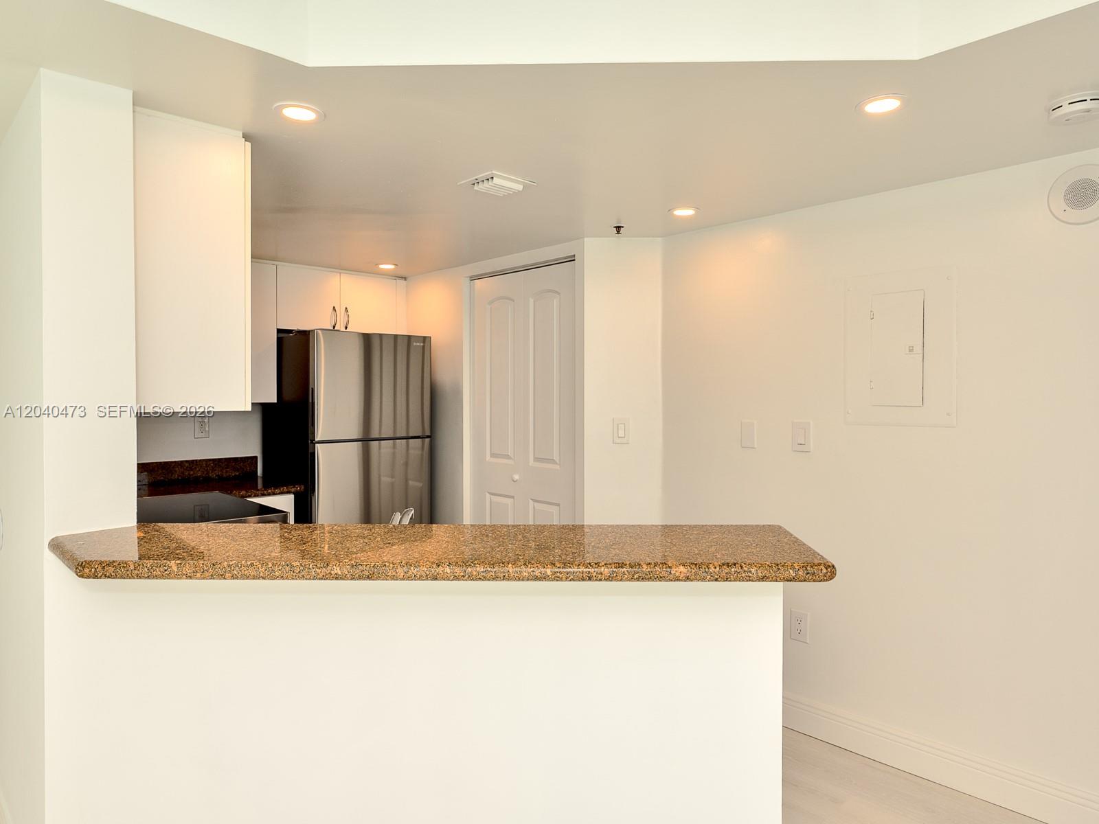 2351 Douglas Road, Unit 910 Miami, FL 33145 - Photo 6 of 23