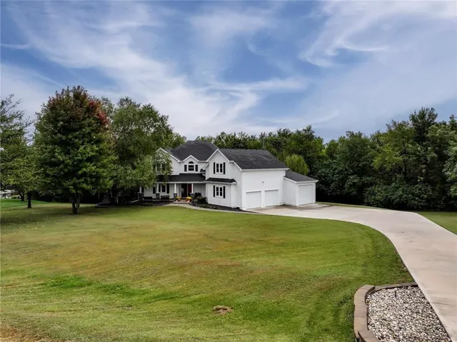 $640,000 | 2641 Greenwood Drive, Ottawa, KS 66067