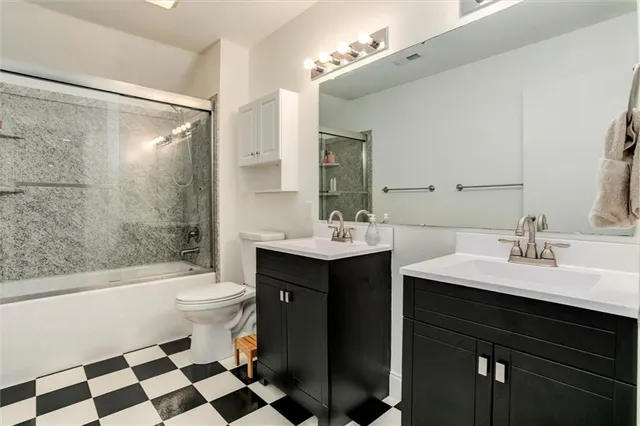 $640,000 | 2641 Greenwood Drive, Ottawa, KS 66067