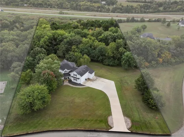 $640,000 | 2641 Greenwood Drive, Ottawa, KS 66067