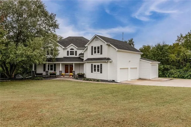 $640,000 | 2641 Greenwood Drive, Ottawa, KS 66067