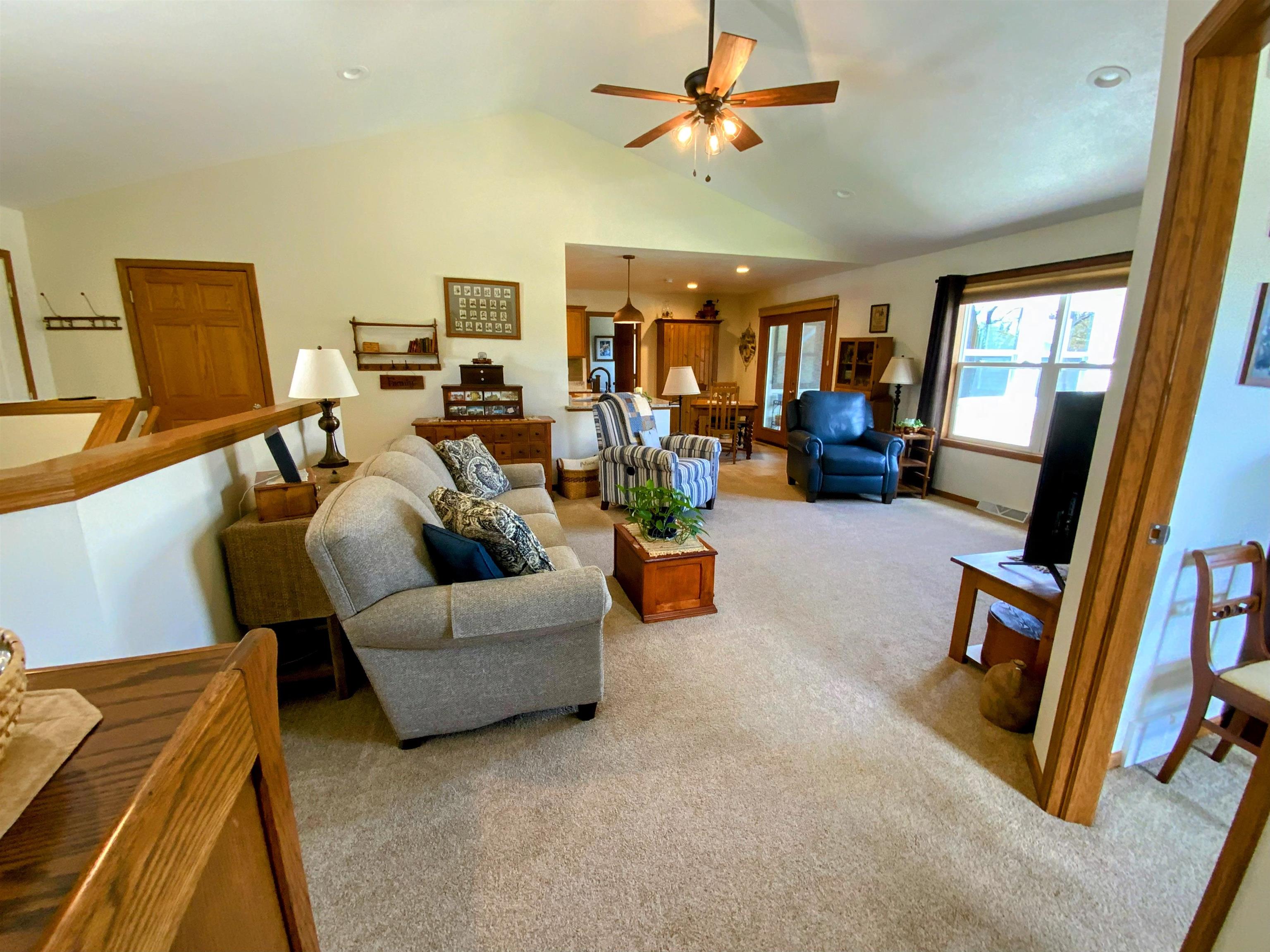 380 West Sunset Drive Milton, WI 53563 - Photo 4 of 32