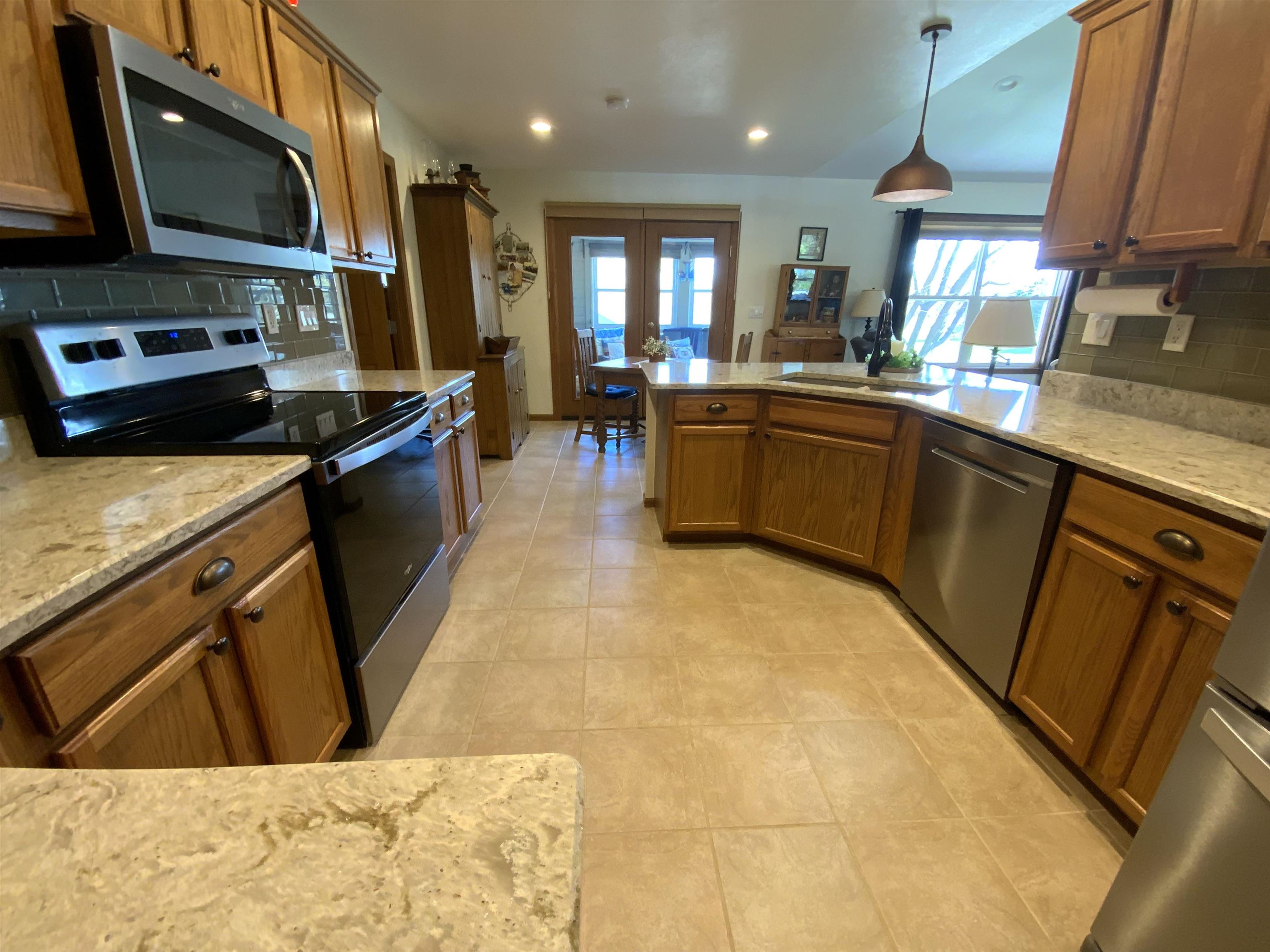 380 West Sunset Drive Milton, WI 53563 - Photo 8 of 32
