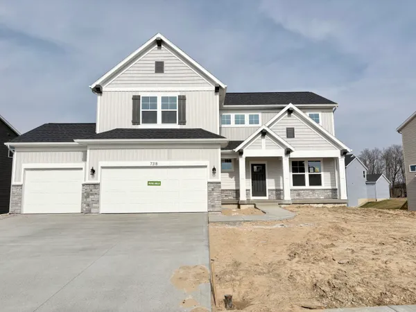 $569,900 | 7318 Graymoor Street Southeast, Caledonia, MI 49316