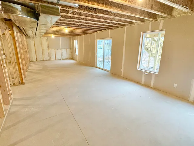 $569,900 | 7318 Graymoor Street Southeast, Caledonia, MI 49316