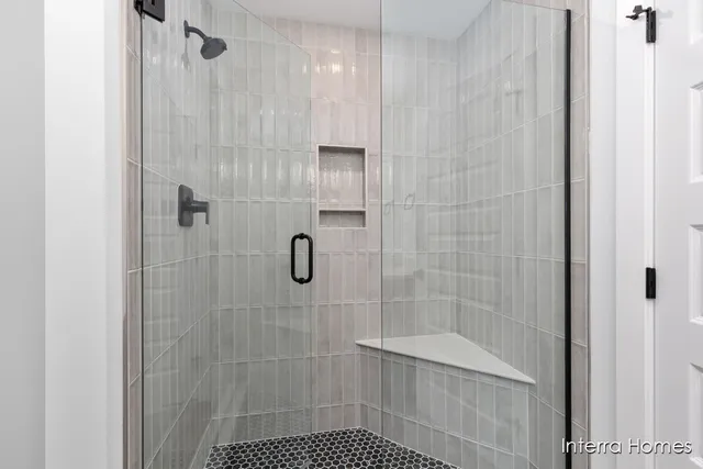 $569,900 | 7318 Graymoor Street Southeast, Caledonia, MI 49316