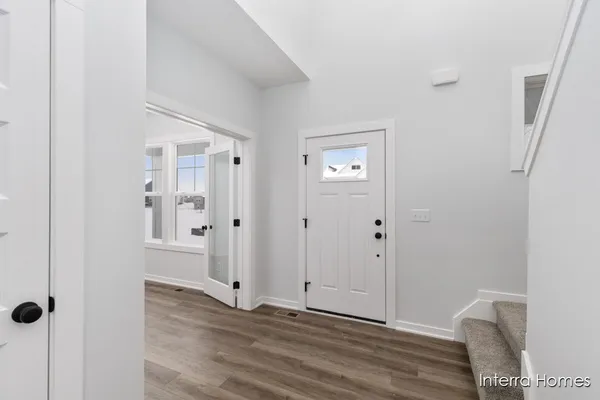 $569,900 | 7318 Graymoor Street Southeast, Caledonia, MI 49316