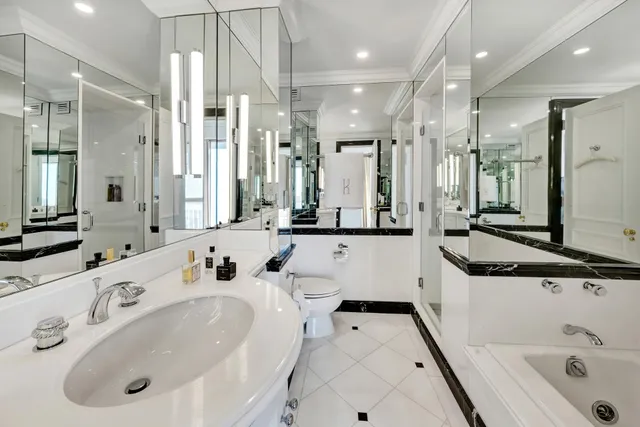 $3,800,000 | 200 East 69th Street, Unit 34C | Lenox Hill