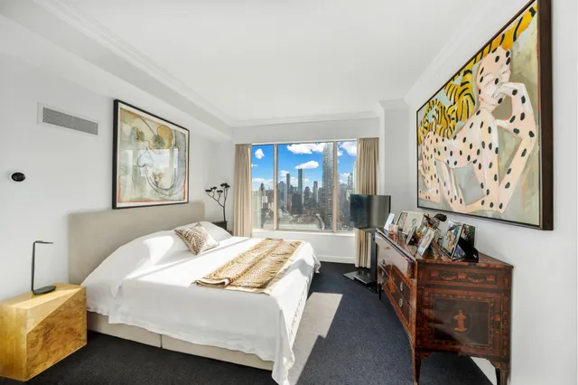 $3,800,000 | 200 East 69th Street, Unit 34C | Lenox Hill