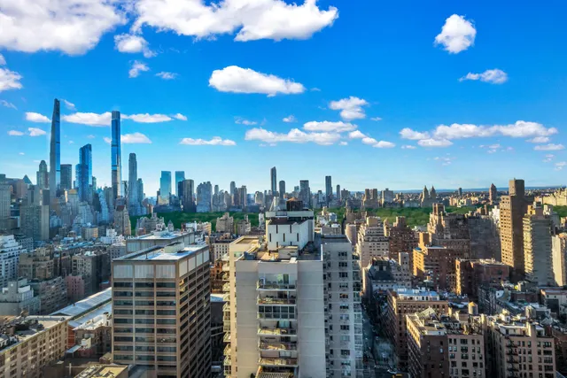$3,800,000 | 200 East 69th Street, Unit 34C | Lenox Hill