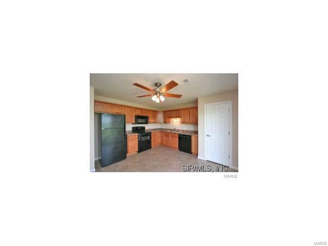 43 Colonial Manor, Unit D Highland, IL 62249 - Photo 6 of 26 Gallery Image 6