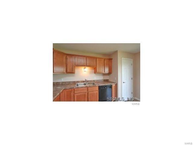 43 Colonial Manor, Unit D Highland, IL 62249 - Photo 7 of 26 Gallery Image 7