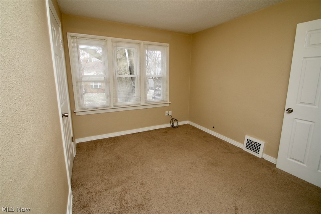 1139 Plainfield Road Cleveland, OH 44121 - Photo 25 of 34 Gallery Image 25