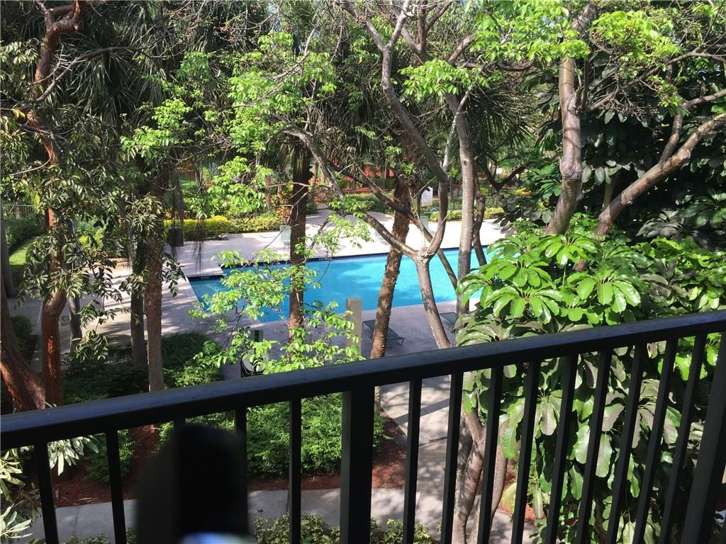 630 South Park Road Hollywood, FL 33021 - Photo 7 of 12 Photo 7