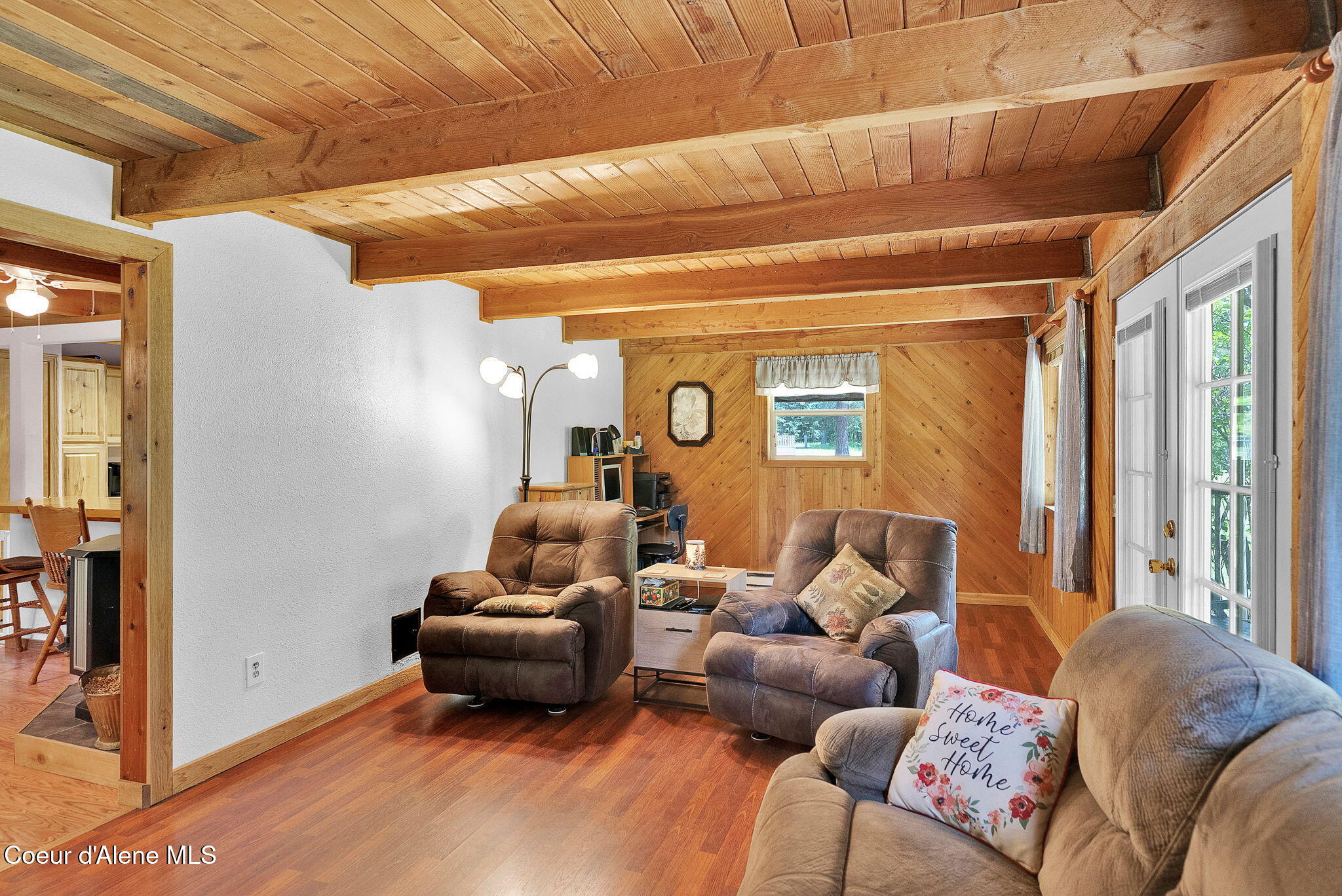 24805 North Cedar Mountain Road Athol, ID 83801 - Photo 32 of 82 Large Living Room
