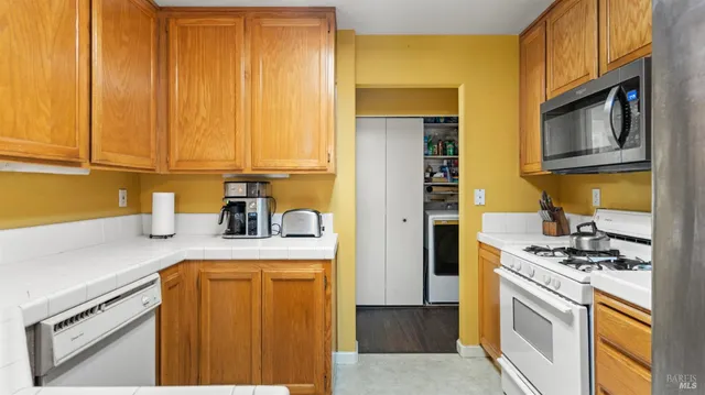 $634,000 | 813 Chardonnay Circle, Petaluma, CA 94954