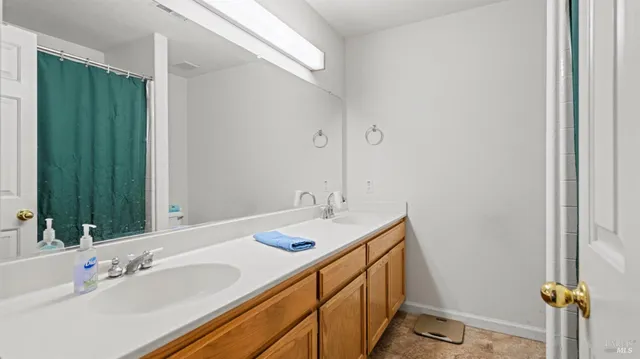 $634,000 | 813 Chardonnay Circle, Petaluma, CA 94954