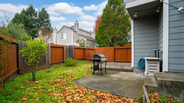 $634,000 | 813 Chardonnay Circle, Petaluma, CA 94954