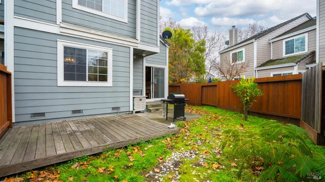 $634,000 | 813 Chardonnay Circle, Petaluma, CA 94954