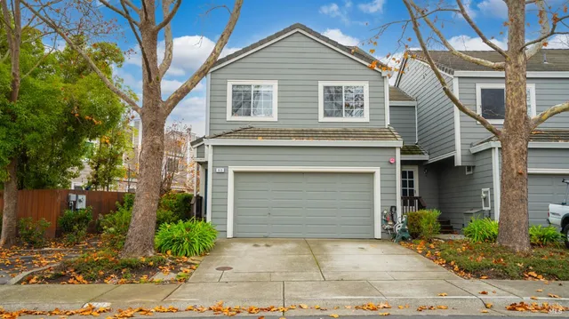 $634,000 | 813 Chardonnay Circle, Petaluma, CA 94954