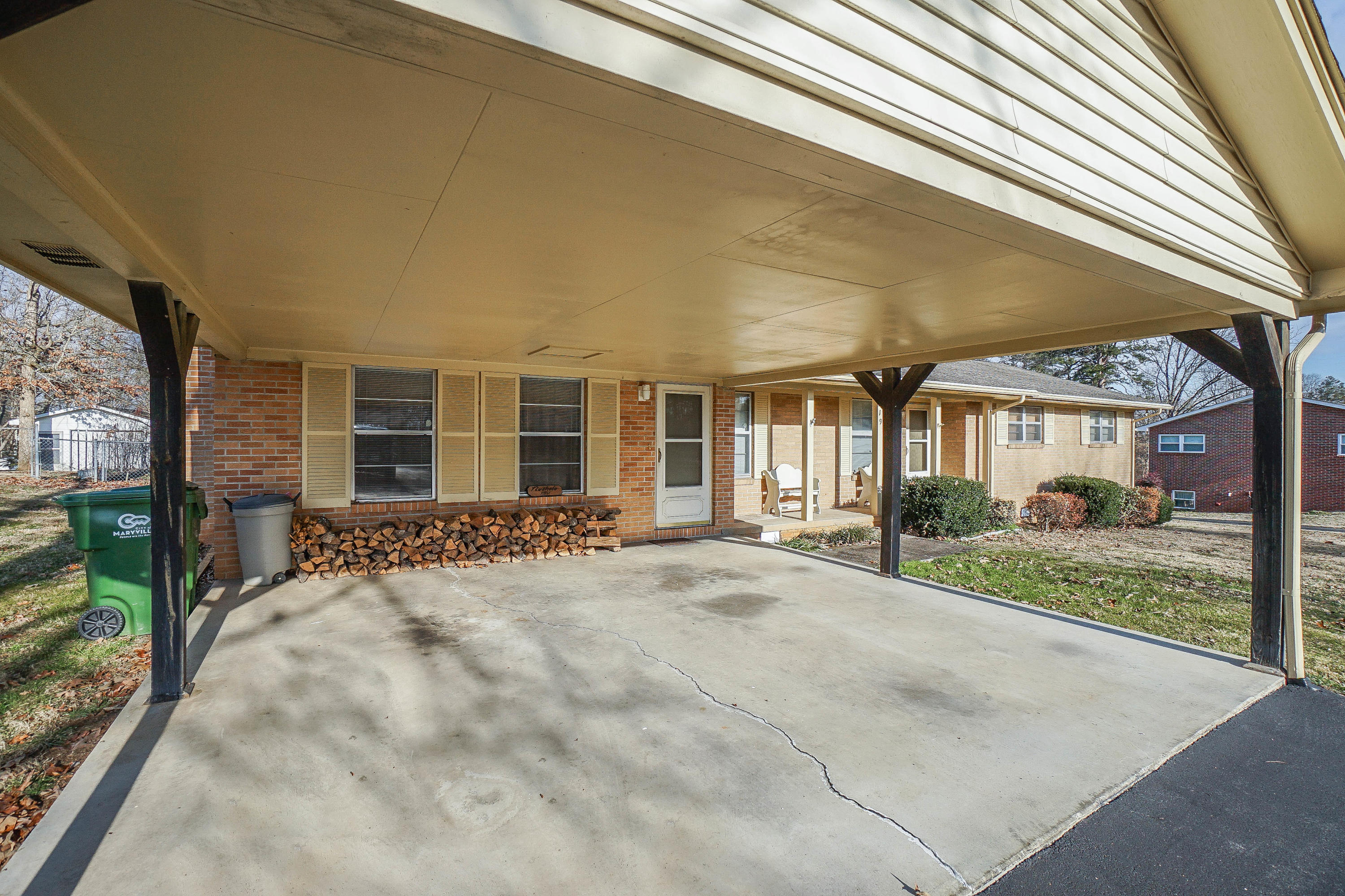 219 Merritt Road Maryville, TN 37804 - Photo 4 of 39 DSC02768