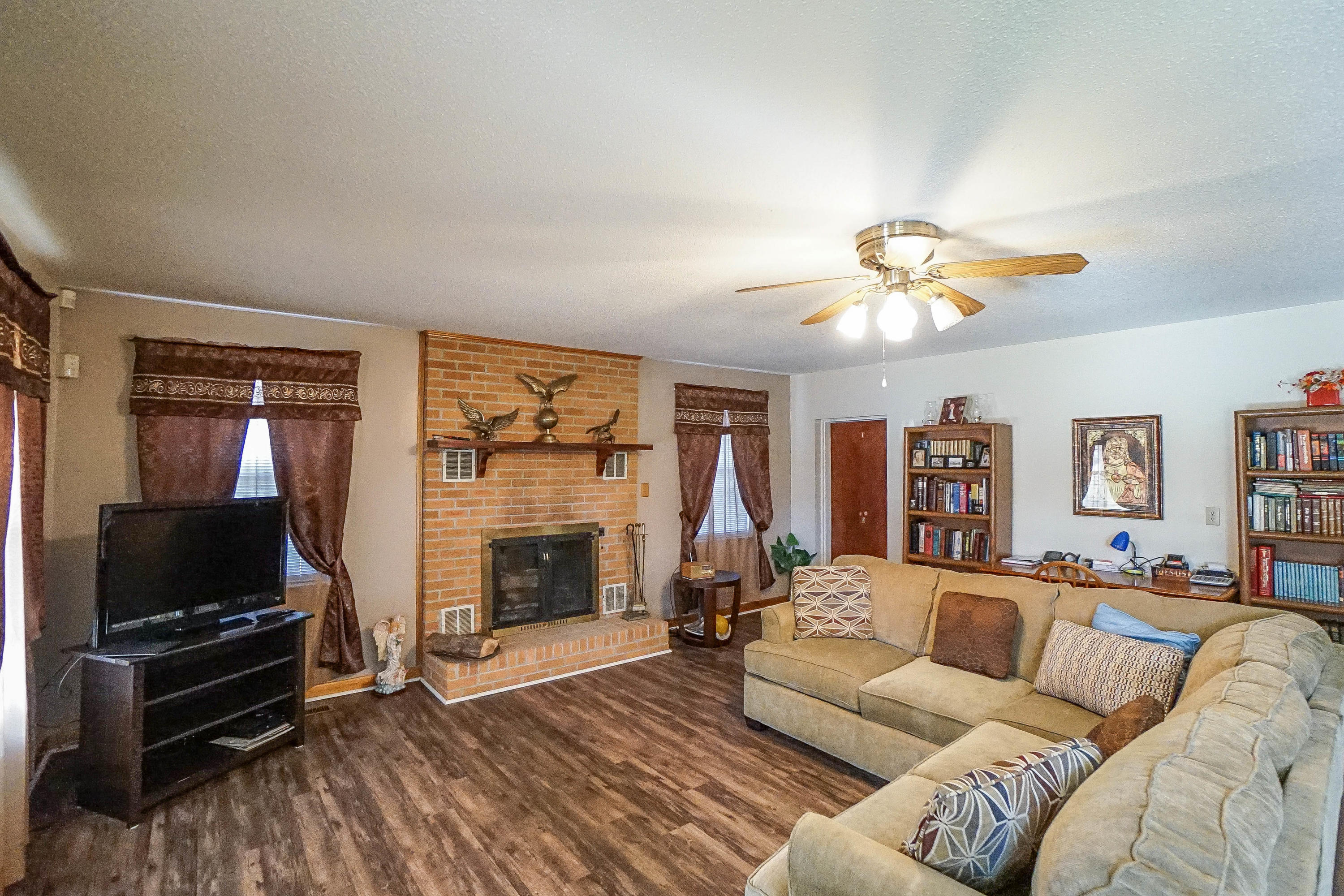219 Merritt Road Maryville, TN 37804 - Photo 6 of 39 DSC02772