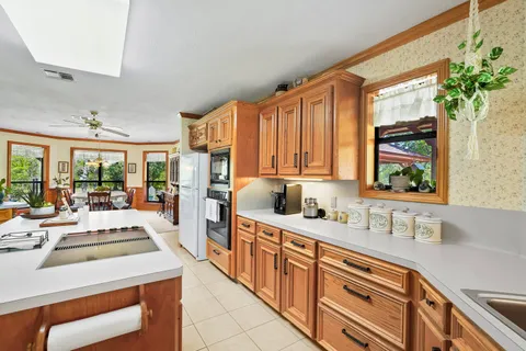 $860,000 | 300 Moss Oak Drive, Somerville, TX 77879
