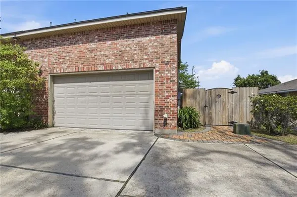 $3,200 | 575 Wilkinson Street, Mandeville, LA 70448