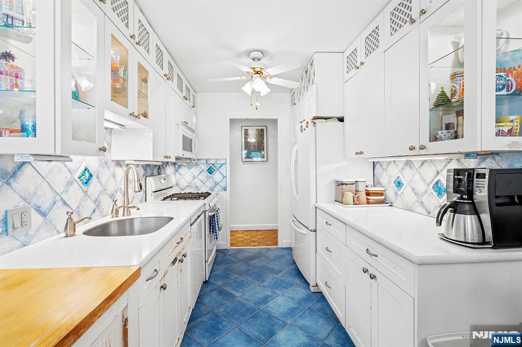 1375 River Road, Unit 1E Edgewater, NJ 07020 - Photo 10 of 24