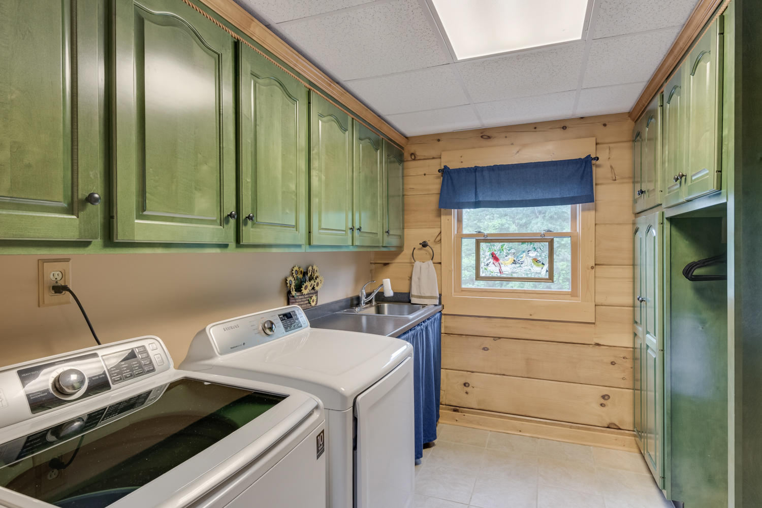 4425 McDonald Road Apison, TN 37302 - Photo 23 of 37 Landry Room