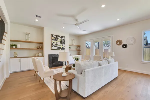 $999,000 | 1825 Huge Oaks Street, Houston, TX 77055