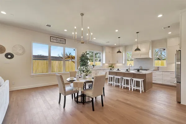 $999,000 | 1825 Huge Oaks Street, Houston, TX 77055