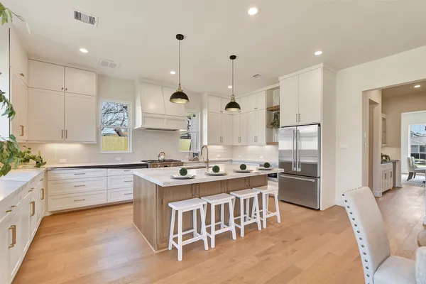 $999,000 | 1825 Huge Oaks Street, Houston, TX 77055