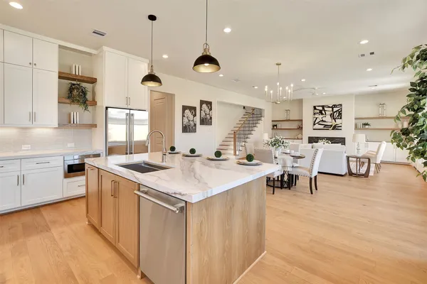 $999,000 | 1825 Huge Oaks Street, Houston, TX 77055