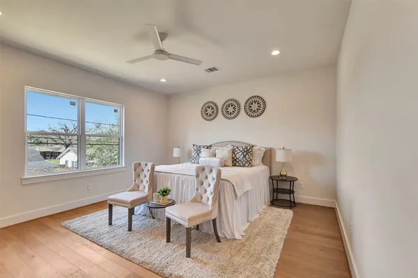 $999,000 | 1825 Huge Oaks Street, Houston, TX 77055