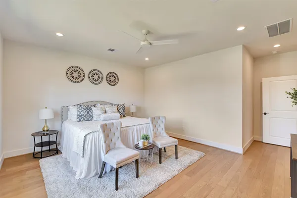 $999,000 | 1825 Huge Oaks Street, Houston, TX 77055