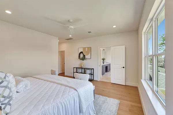 $999,000 | 1825 Huge Oaks Street, Houston, TX 77055