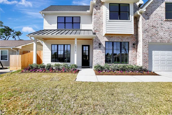 $999,000 | 1825 Huge Oaks Street, Houston, TX 77055