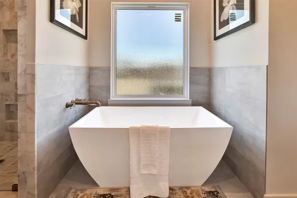 $999,000 | 1825 Huge Oaks Street, Houston, TX 77055