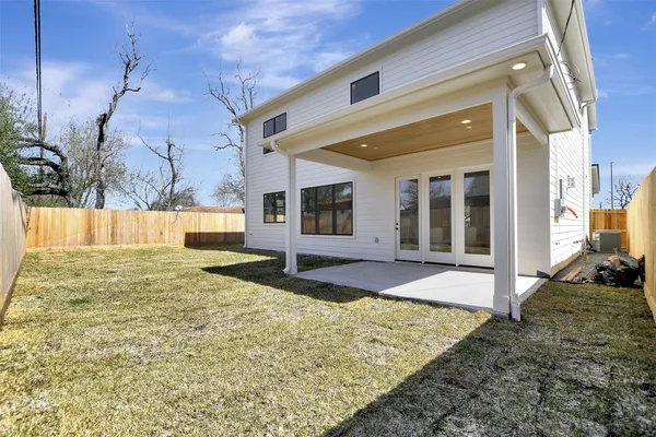 $999,000 | 1825 Huge Oaks Street, Houston, TX 77055